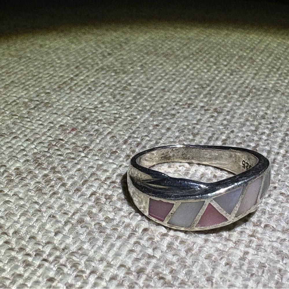 Elegant Silver and Pink Geometric Ring With Inlay Mother of Pearl Size 6